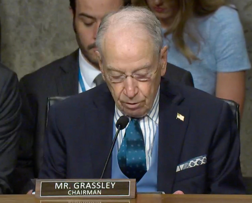 Senate Republicans Accuse Jack Smith of Reviewing Lawmakers’ Texts Despite Testimony